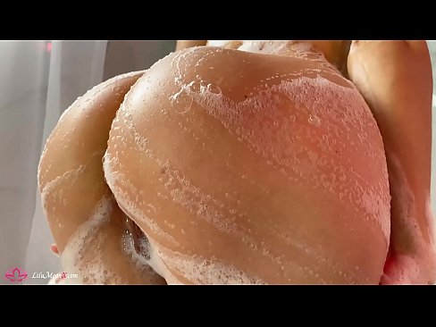 ❤️ 布鲁内特在淋浴时用振动器自慰阴部达到强烈的高潮 ☑ Sex video﹏﹏